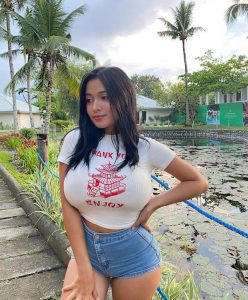 Here’s how Model Pandora Kaaki is slaying social media like a pro