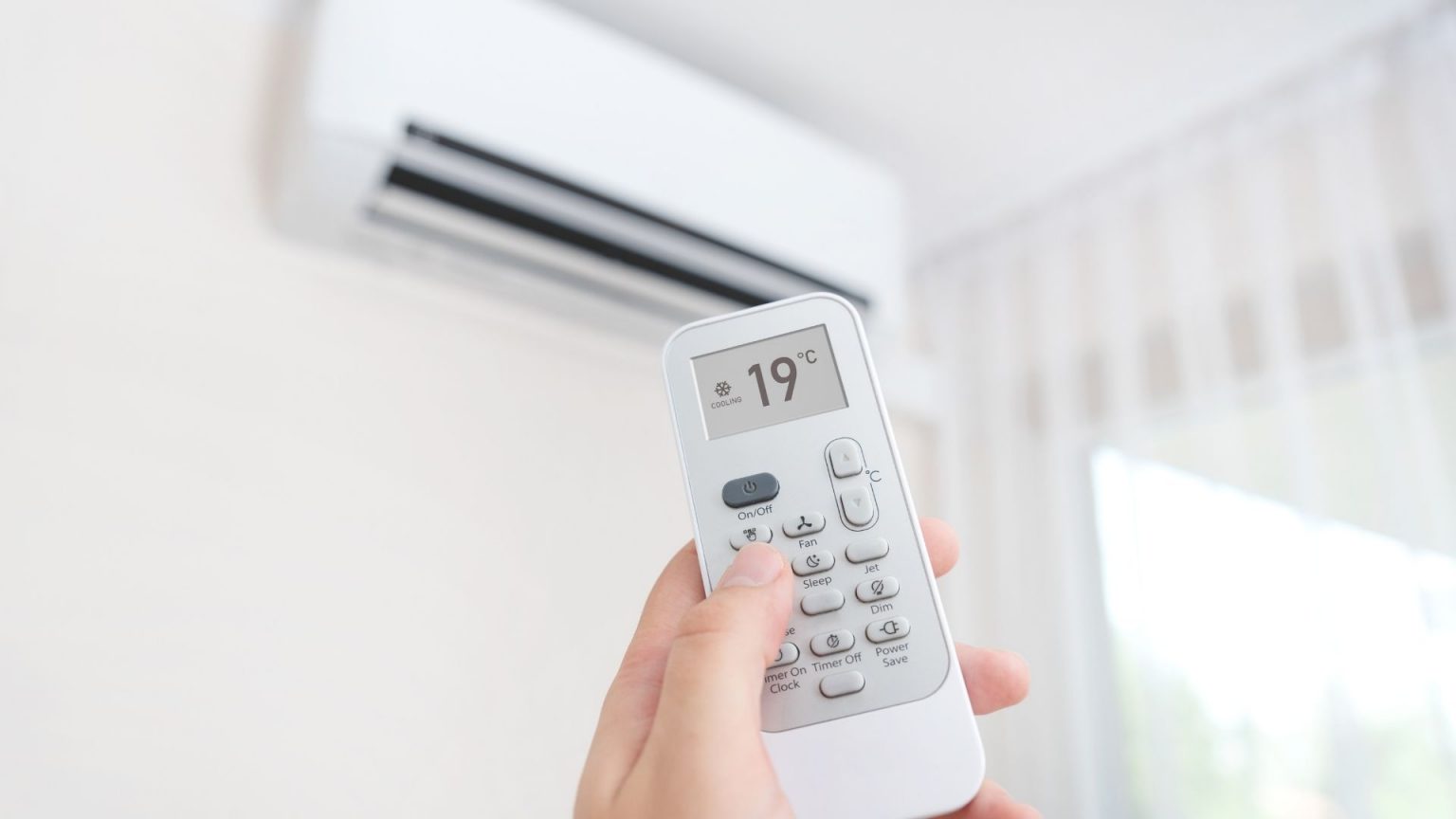MoneySaving Tips to Keep Your House Cool and Comfy This Summer